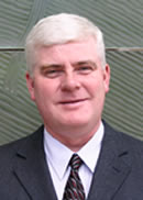 Donald J. MacDonald, Vice-président principal, chef du contentieux et secrétaire et chef de la conformité, Société financière IGM Inc.